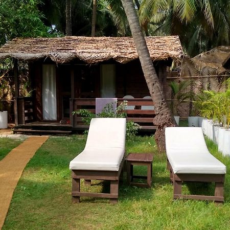 Mamagoa Beach Resort Mandrem Eksteriør billede